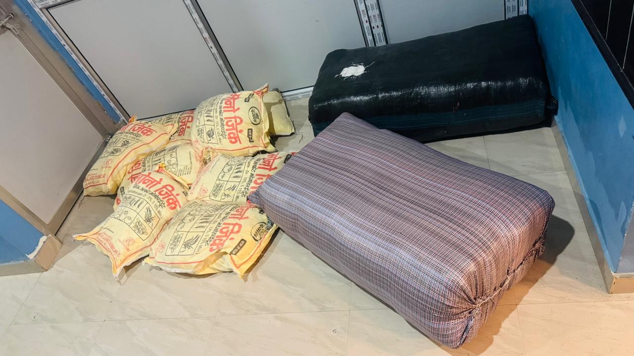 रुपन्देही प्रहरीद्वारा अबैध सामान बरामद