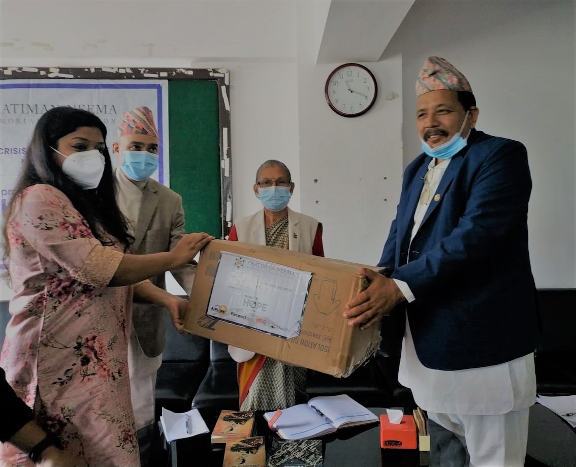 प्रदेश सरकारको स्वास्थ्य मन्त्रालयलाई एक करोड मूल्य बराबरको स्वास्थ्य सुरक्षा सामग्री हस्तान्तरण