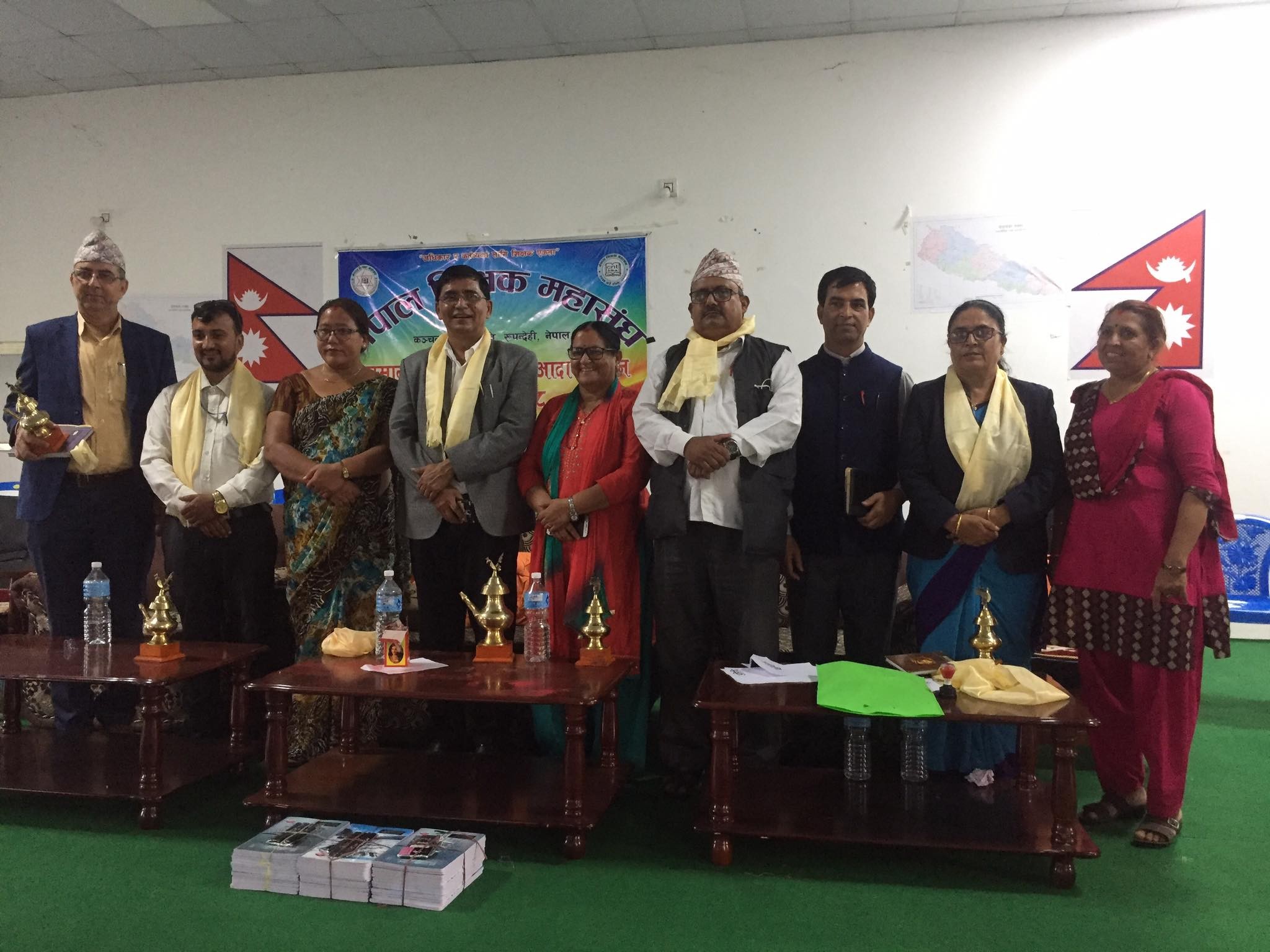 नेपाल शिक्षक महासंघ कञ्चनद्धारा रुद्रपुर स्वास्थ्य चौकीलाई ७२ हजार बराबरको सामाग्री हस्तान्तरण