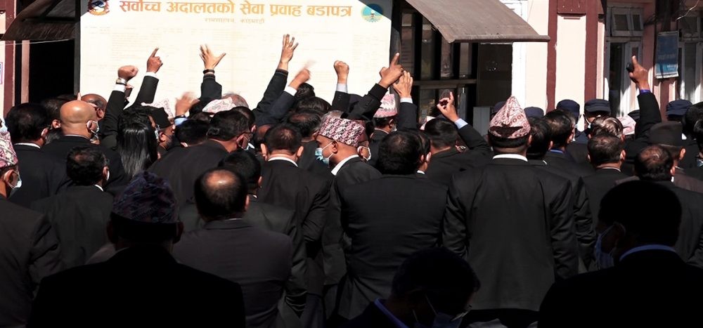 न्यायधिशहरुले मागे राजिनामा गृहमन्त्री खांणको