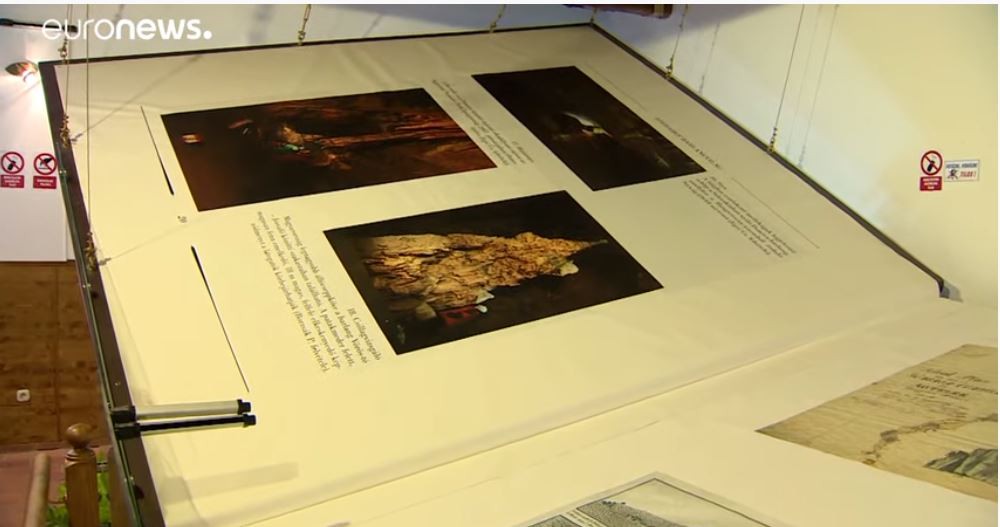 हातैले बनाइएको संसारकै ठूलो किताब !