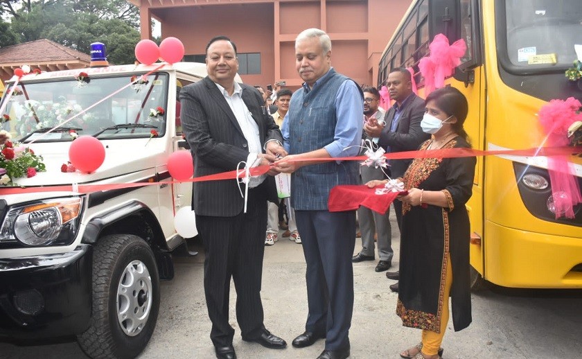 भारतीय दूतावासद्वारा नेपाललाई ७५ वटा एम्बुलेन्स र १७ वटा विद्यालय प्रदान