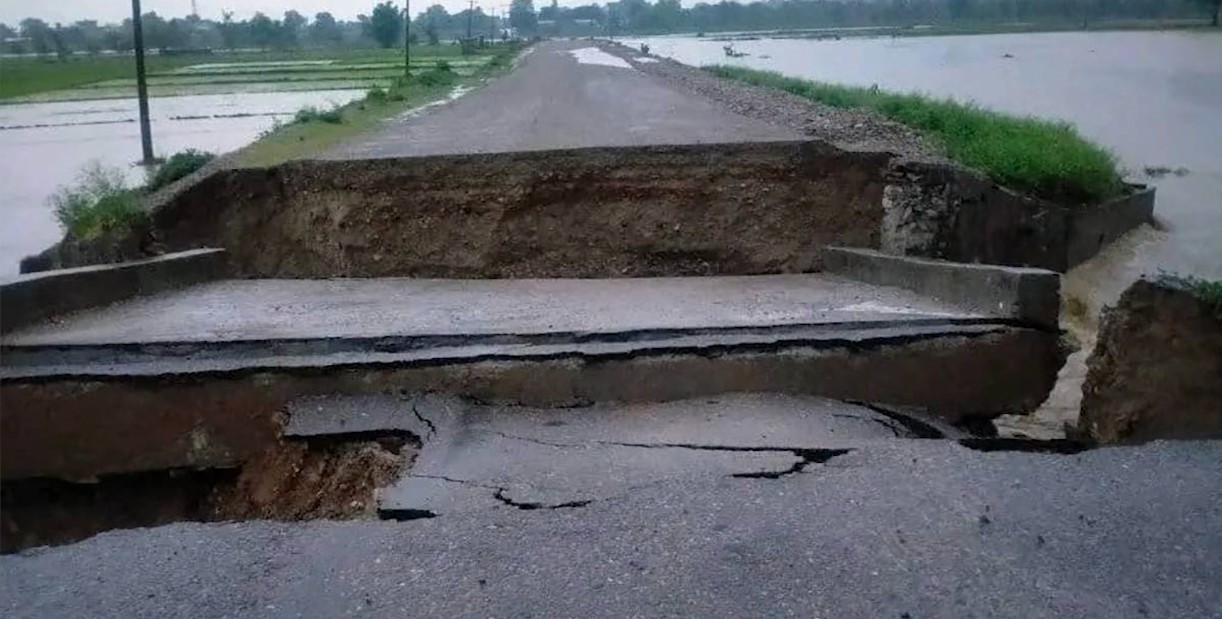 दाङको मटेरियामा रहेको कल्भर्ट भासियो, सडक अवरुद्ध