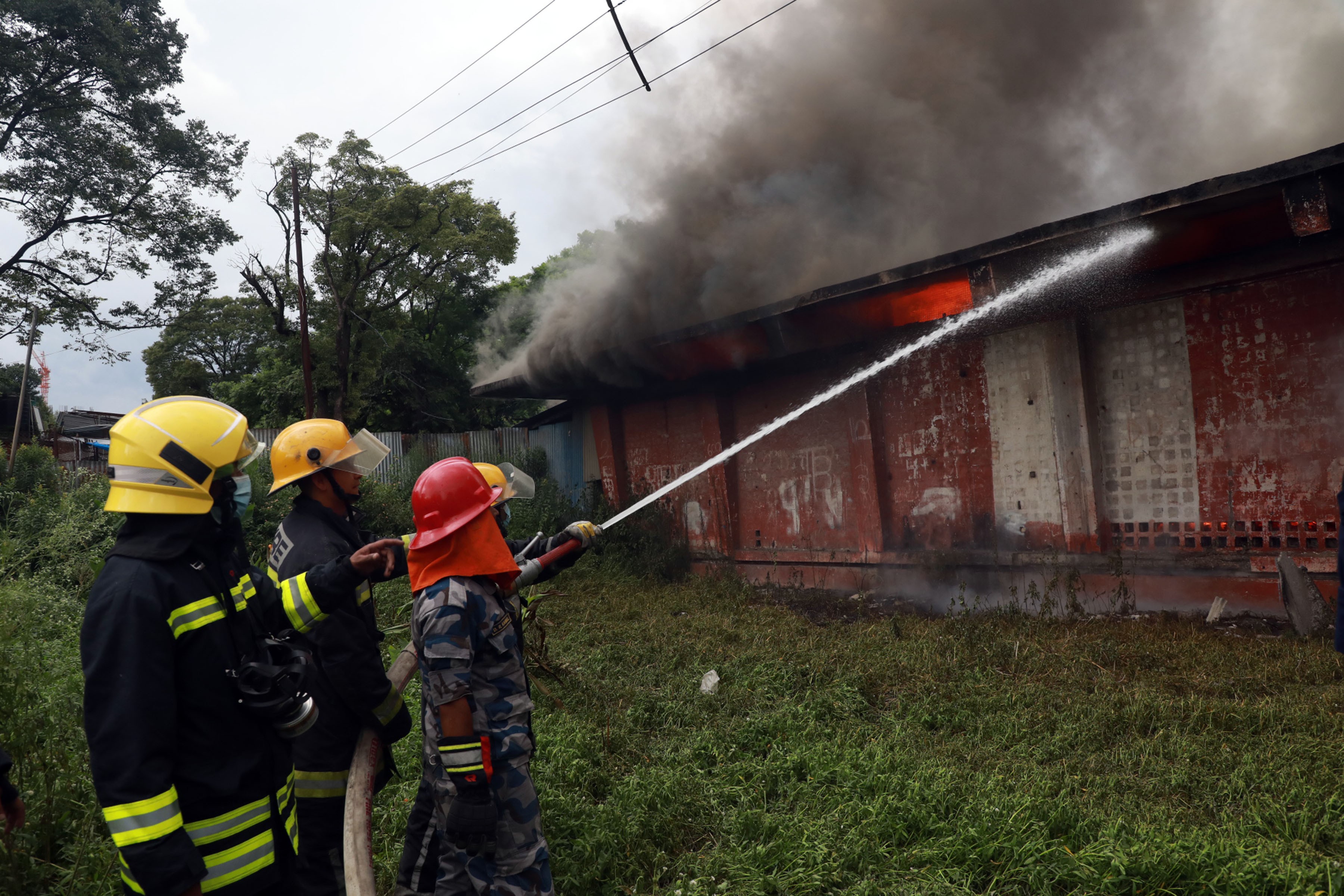 भृकुटीमण्डपमा लागेको आगो झन्डै साढे दुई घण्टापछि नियन्त्रणमा
