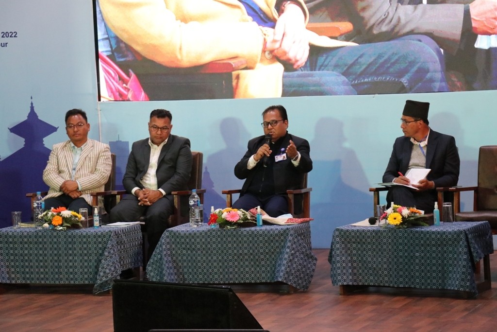 सामुदायिक अस्पताल र स्वास्थ्य केन्द्रहरूमा आवश्यक जनशक्तिको व्यवस्था गर्नुपर्ने