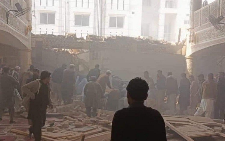 पाकिस्तान : मस्जिदमा भएको विस्फोटमा ज्यान गुमाउनेको सङ्ख्या ९२ पुग्यो