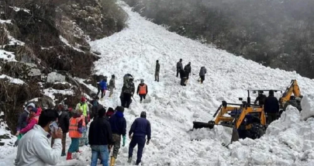 सिक्किममा हिउँ पहिरोमा परी सात जना पर्यटकको मृत्यु