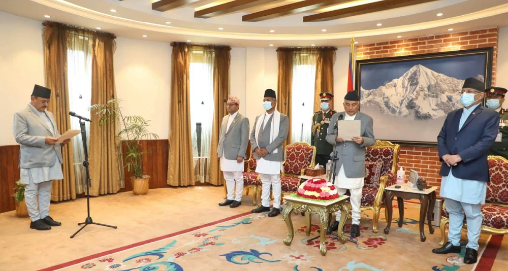 नवनियुक्त मन्त्री आचार्यले लिए पद तथा गोपनियताको सपथ