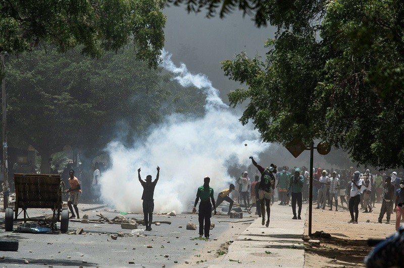 सेनेगल : विपक्षी नेतालाई अदालतले सजाय सुनाएपछि भएको झडपमा नौ जनाको ज्यान गयो