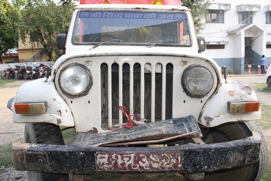 लुम्बिनीबाट अबैध टायल बरामद