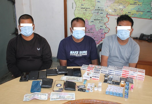 अवैध बिद्युतिय उपकरण सहित जुवातास खेल्दै गरेका मानिसहरु पक्राउ