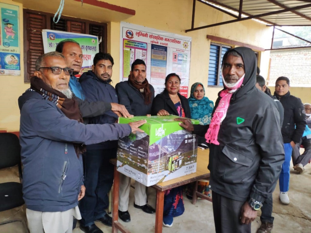 लुम्बिनी साँस्कृतिक नगरपालिकाद्वारा कृषकहरुलाई ५०% अनुदानमा पम्पसेट वितरण 