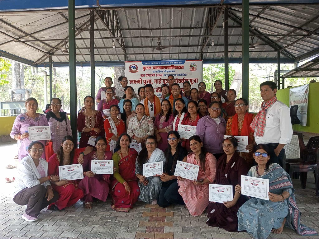 महिलाहरुका लागि बुटवलमा मादल बजाउने तालिम सम्पन्न