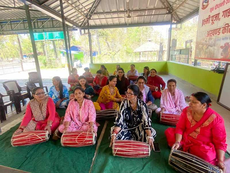 बुटवलमा महिलाहरुका लागि १५ दिने मादल बजाउने तालिम शुरु