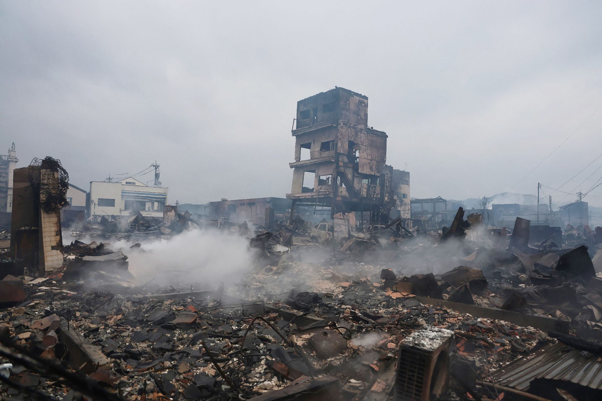 जापानमा भूकम्पमा परी मृत्यु हुनेको सङ्ख्या ६४ पुग्यो