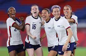 महिला विश्वकप : राष्ट्रिय गान गाउन नमानेपछि अमेरिकी खेलाडीको आलोचना