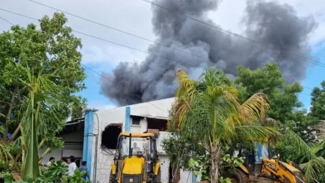 भारतीय रसायन कारखानामा आगलागी हुँदा १८ जनाको मृत्यु