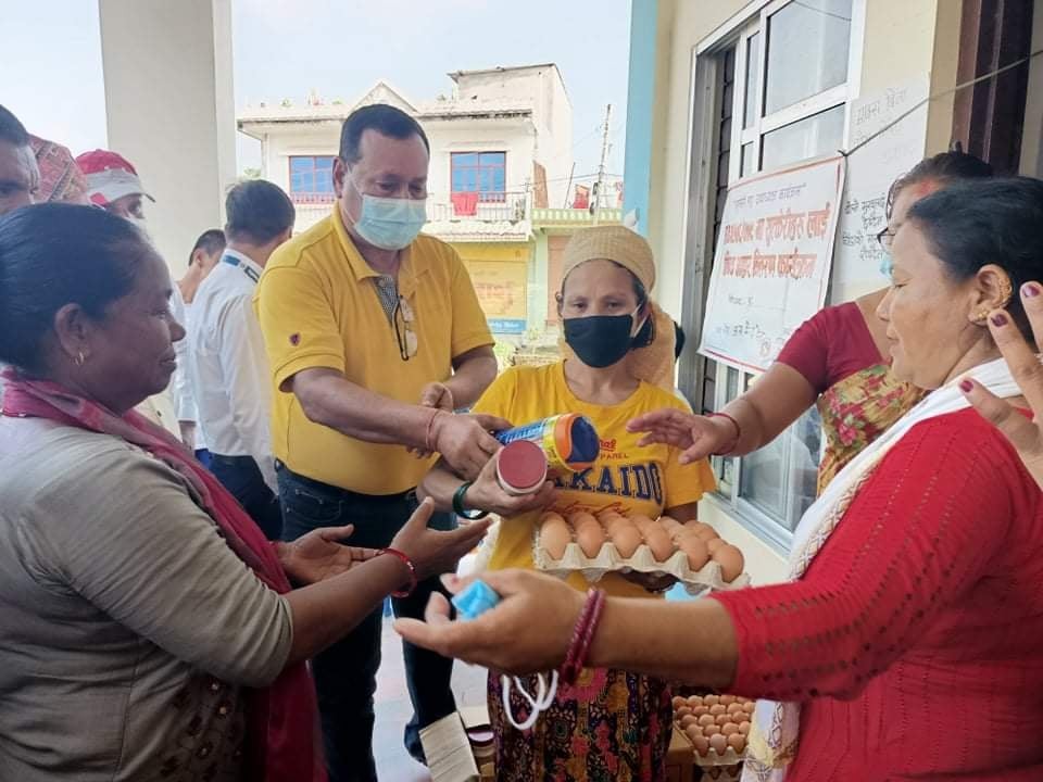 कञ्चन ३ मा सुत्केरीहरुलाई पौस्टिक आहार बितरण