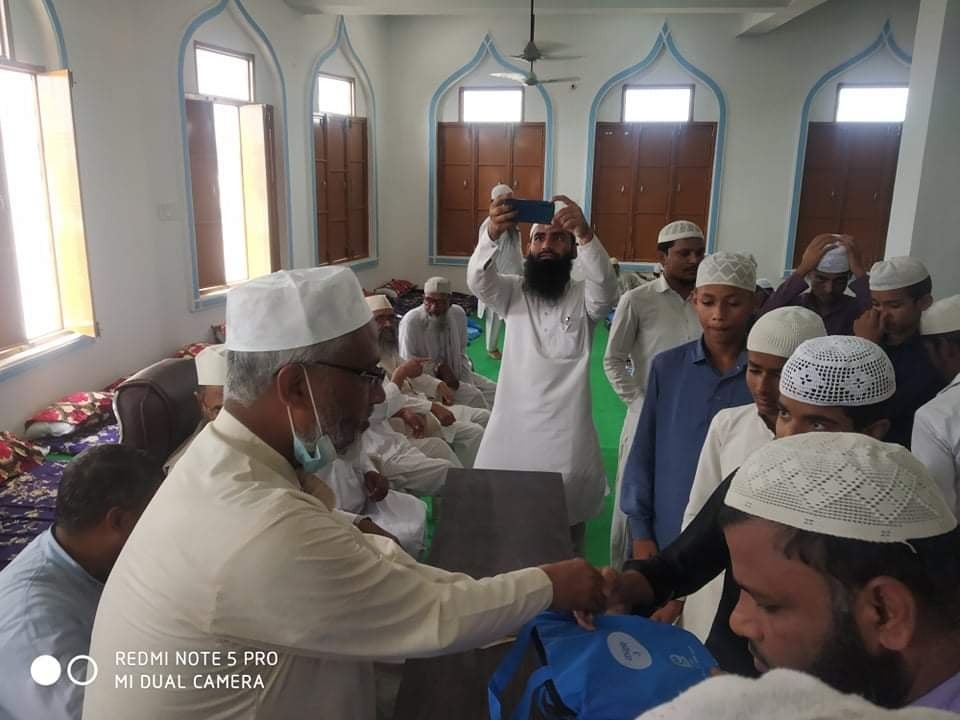 जैद बिन सावित मदरसामा युनिसेफ द्वारा दिइएको शैक्षिक सामाग्री वितरण