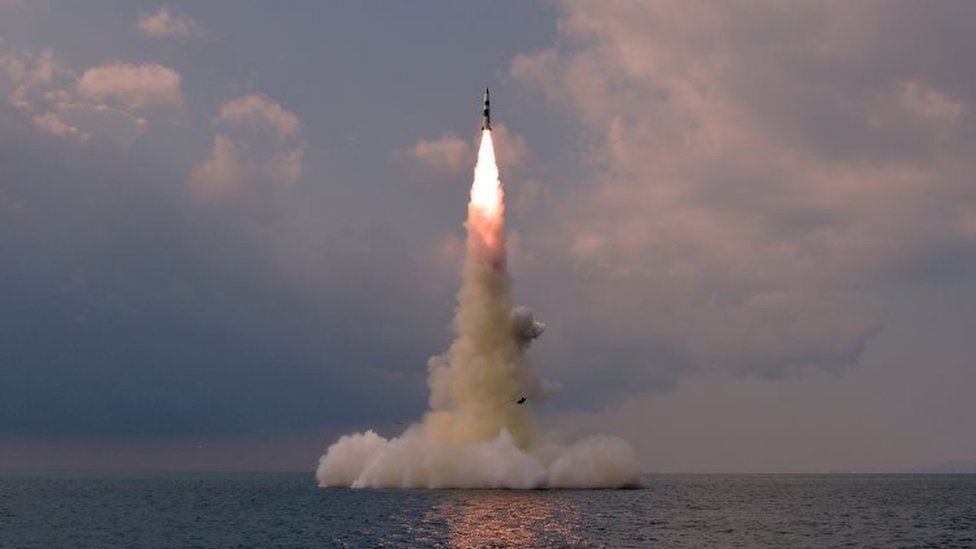 उत्तर कोरियाद्वारा पनडुब्बीबाट मार हान्न सक्ने मिसाइलको सफल परिक्षण
