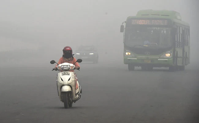 प्रदूषित दिल्लीबारे सुनुवाई : मंगलबार आपतकालीन बैठक बोलाउन आदेश