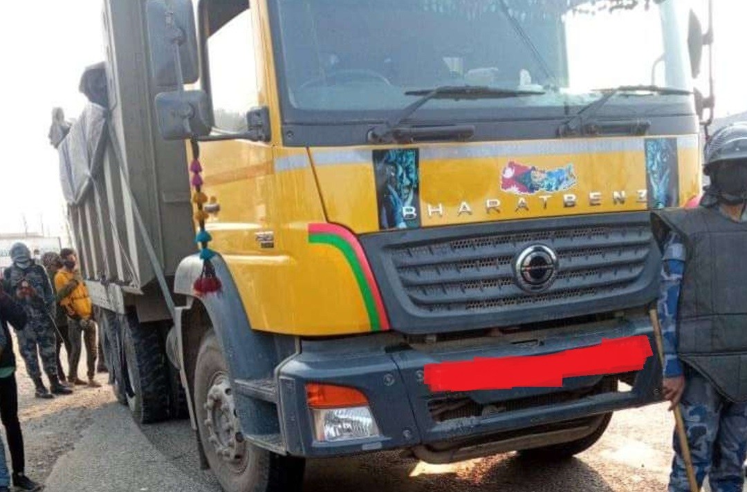 रुपन्देहीको सैनामैनामा सवारी दुर्घटना हुँदा एक महिलाको मृत्यु,चालक घाइते