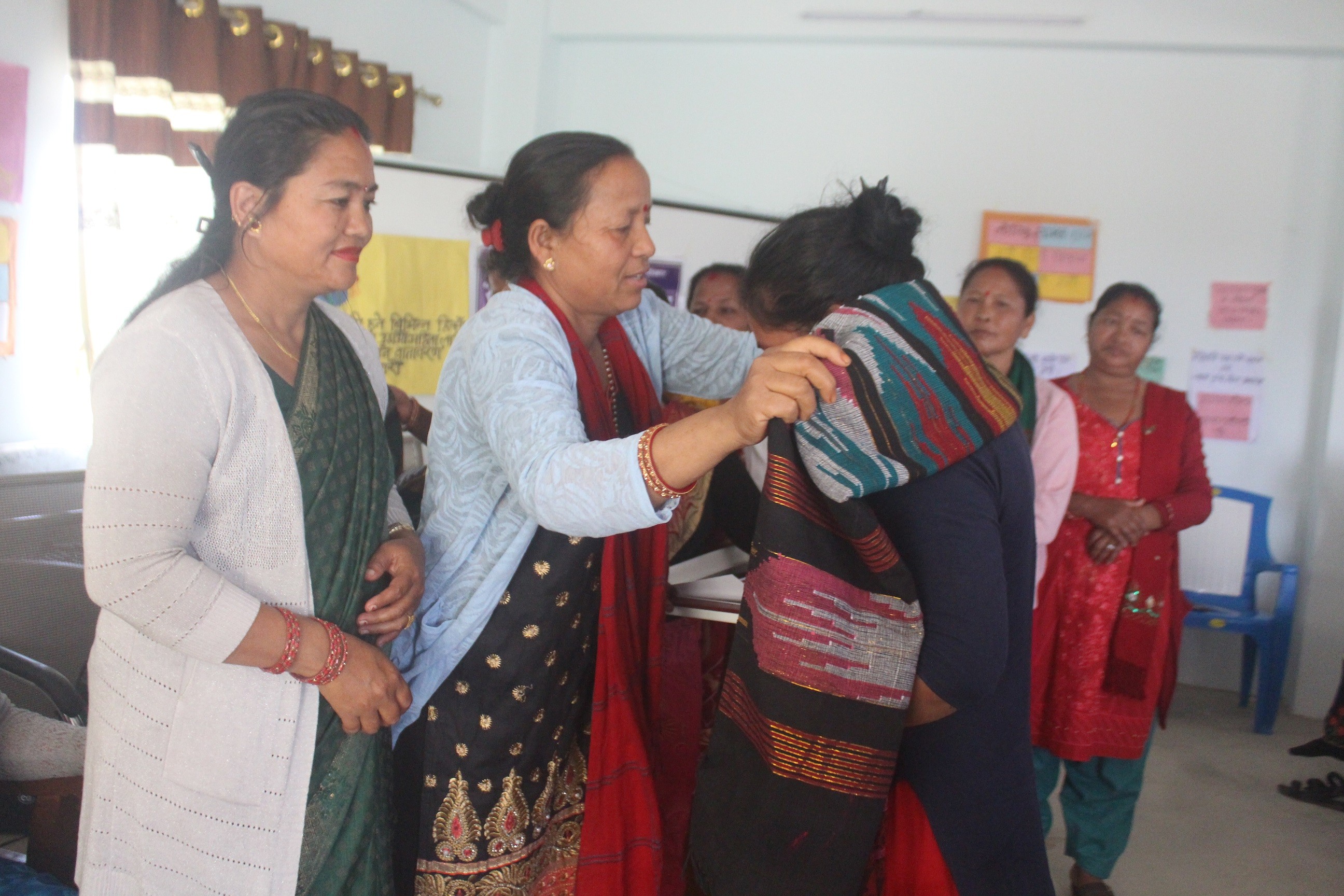 १२ औं अन्तराष्ट्रिय श्रमिक महिला दिवसको अवसरमा कञ्चनद्वारा श्रमिक महिलाहरुलाई सम्मान