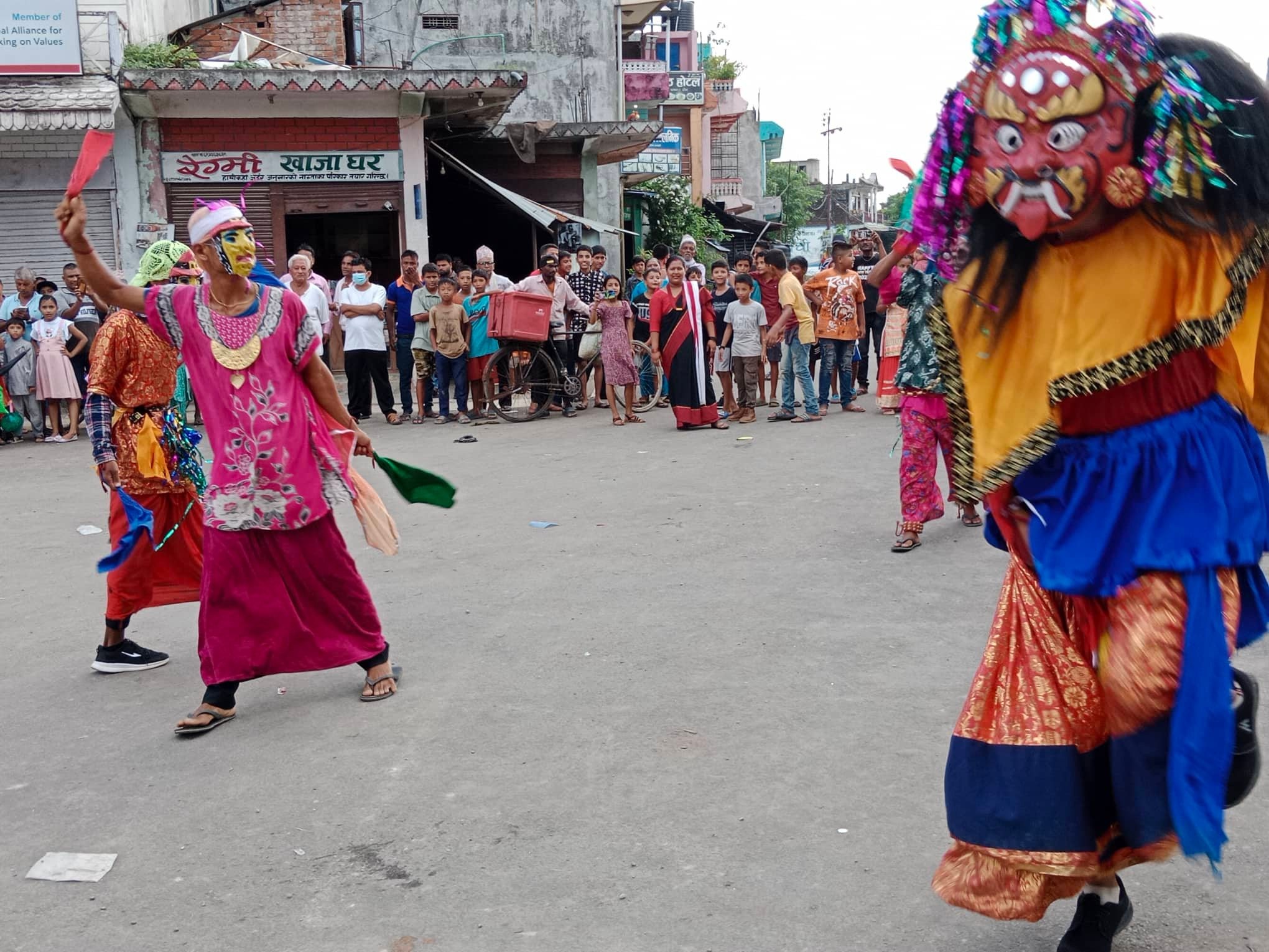 तिजको अवसरमा कञ्चनमा नेवा:देय दबुको लाखेनाच