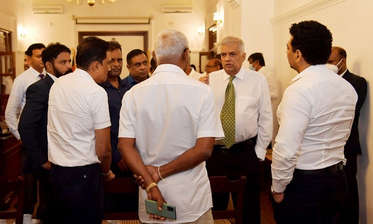 श्रीलङ्कामा ३७ जना राज्यमन्त्रीद्वारा शपथ ग्रहण