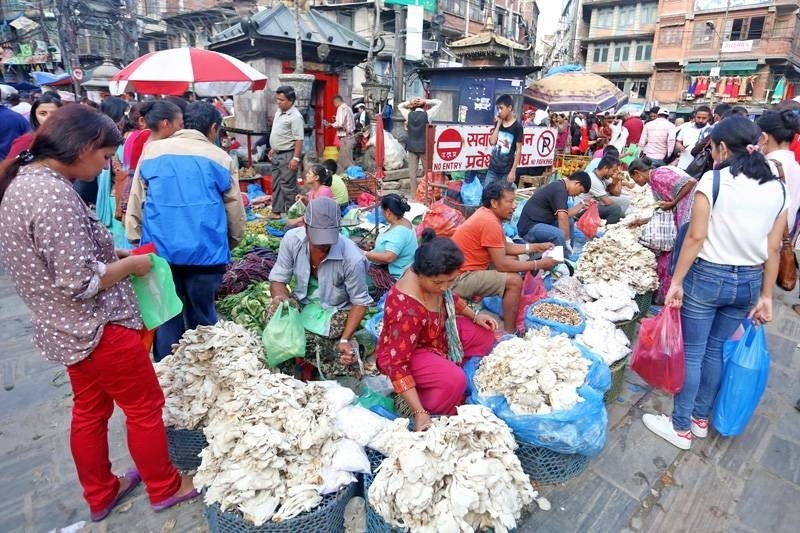  सडक क्षेत्राधिकारका ठेला तथा सामग्रीहरु तीन दिन भित्र हटाउन बुटवल उपमहानगरको अनुरोध
