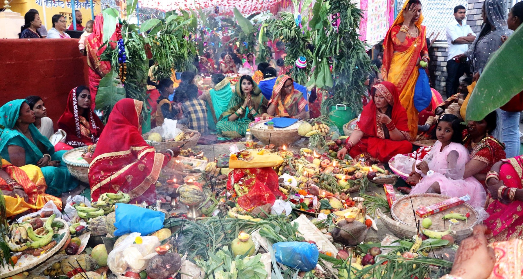 उदाउँदो सूर्यलाई अर्घ्य दिएसँगै छठ पर्वको समापन