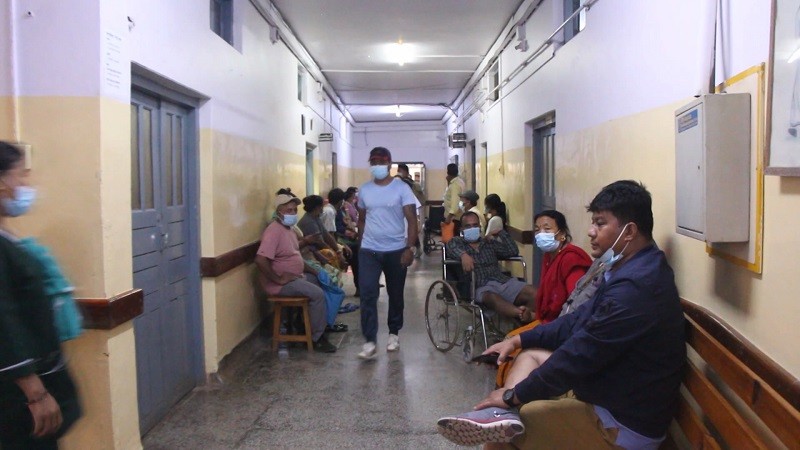 पाल्पामा बिहे भोज खाँदा १ सय ५० जना बिरामी, घरघर पुगेर उपचार गरिदै