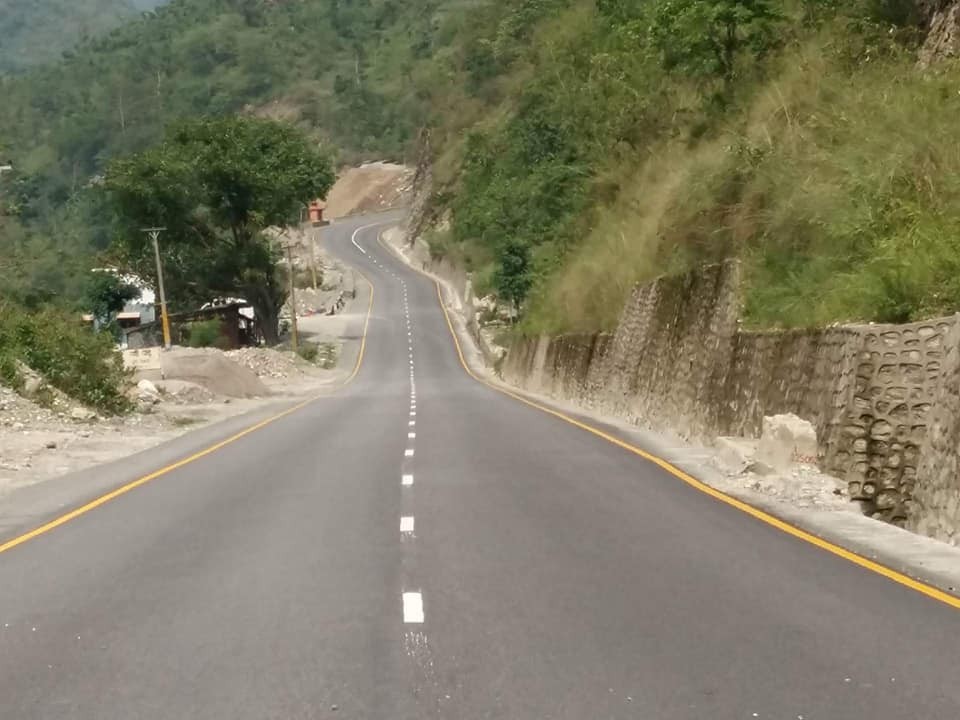 नारायणघाट बुटवल सडकखण्डमा कालोपत्रको परीक्षण शुरु