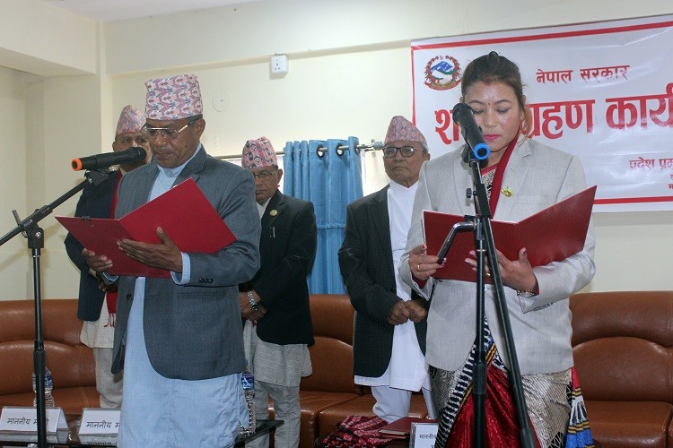 लुम्बिनी प्रदेशका सभामुख र उपसभामुखद्वारा शपथ ग्रहण