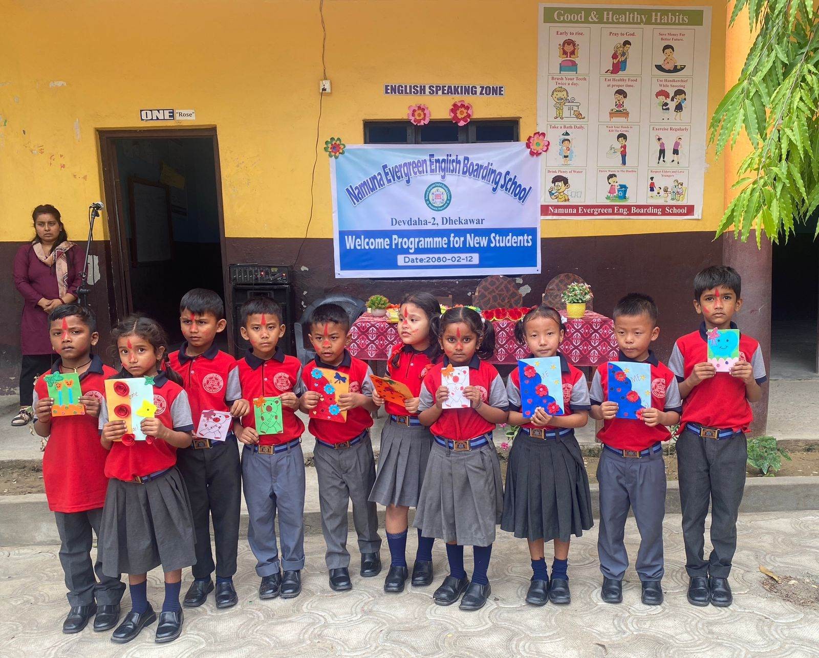 देवदहको नमूना एभरग्रीन स्कुलमा नव आगन्तुक विद्यार्थीहरुलाई स्वागत