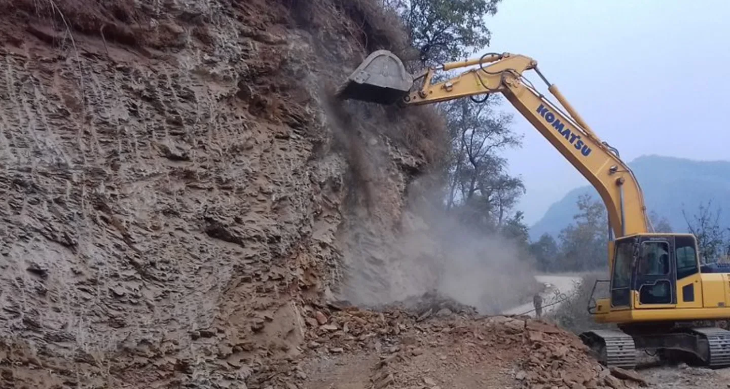 आउदो असार १ गते देखि तीन महिनासम्म सडक नभत्काउन सरकारको निर्देशन