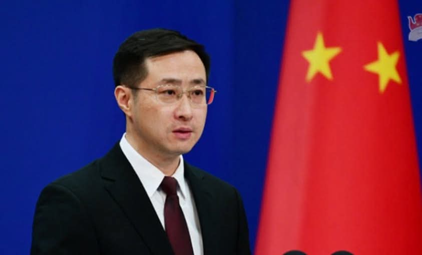 चीनले ताइवानलाई भएको अमेरिकी सैन्य बिक्रीप्रति असन्तोष जनाएको छ।