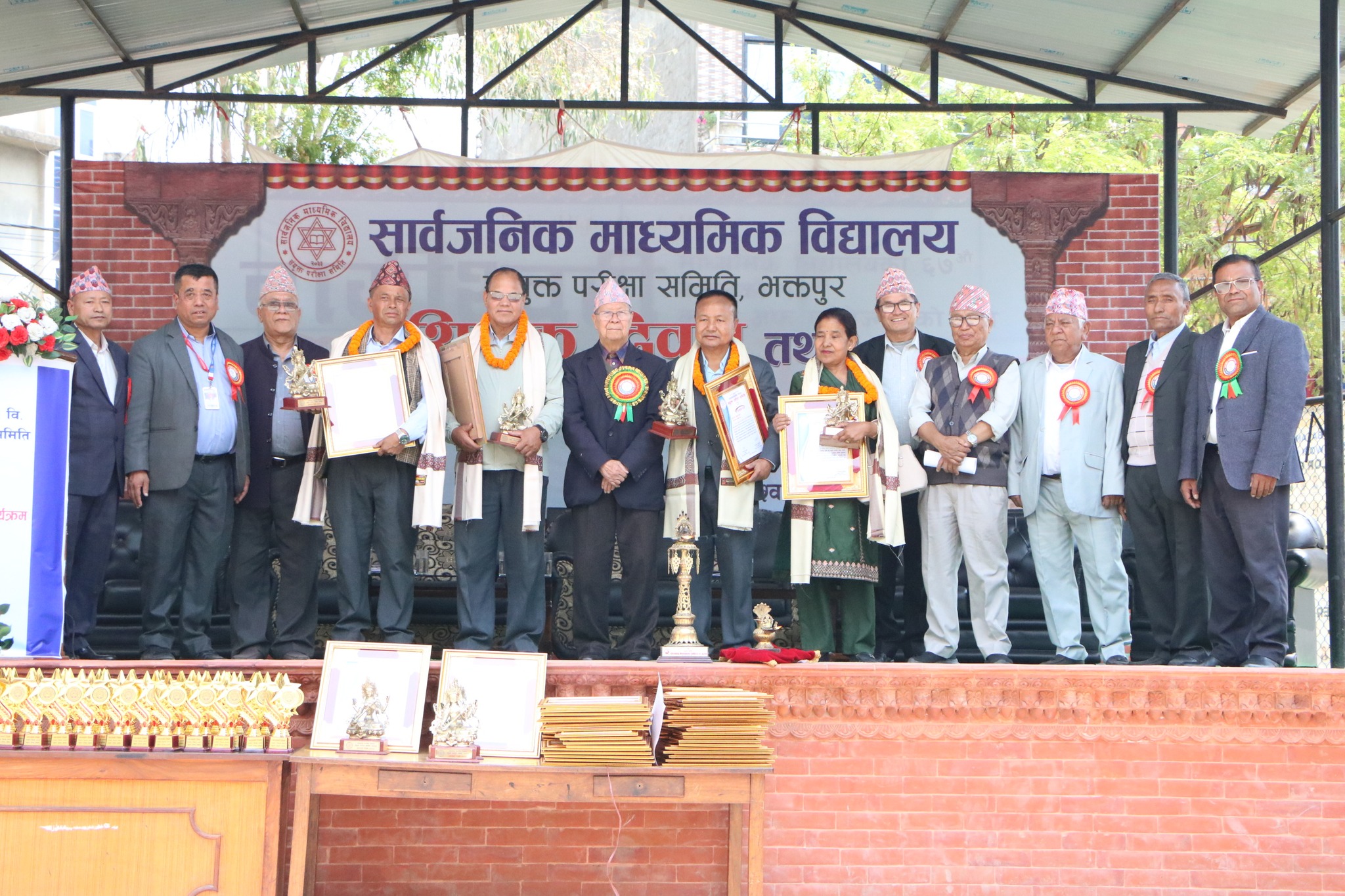 शिक्षकलाई राजनीतिबाट अलग्याउन खोज्नु आफै एउटा प्रतिक्रियावादी राजनीति