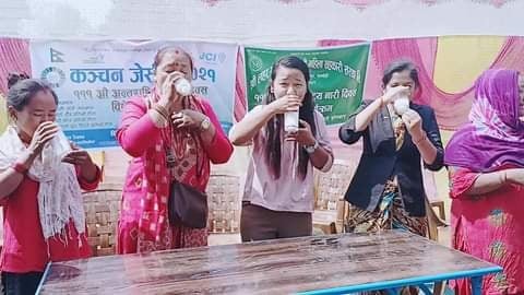 कञ्चन जेसिजद्वारा तातो दुध पिउने प्रतियोगिता संचालन,विजेता बनिन दानमाया थापा