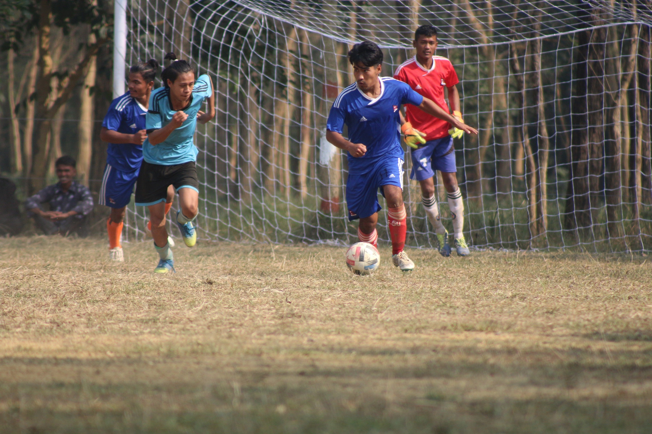 भैरमघाट मेलामा सञ्चालित फुटवल खेल प्रतियोगिताको दोश्रो चरणका खेलमा हरैया र एभरेष्ट विजयी