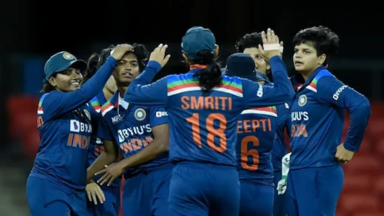 महिला विश्व कप: भारत सेमिफाइनल नपुग्दै बाहिरियो