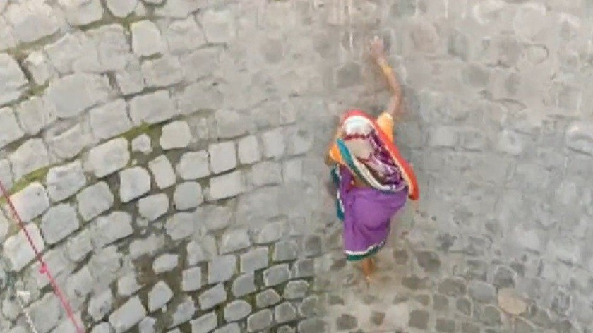 मध्य प्रदेश : भाइरल भिडियोले उजागर गरेको भारतको पानीको चरम समस्या