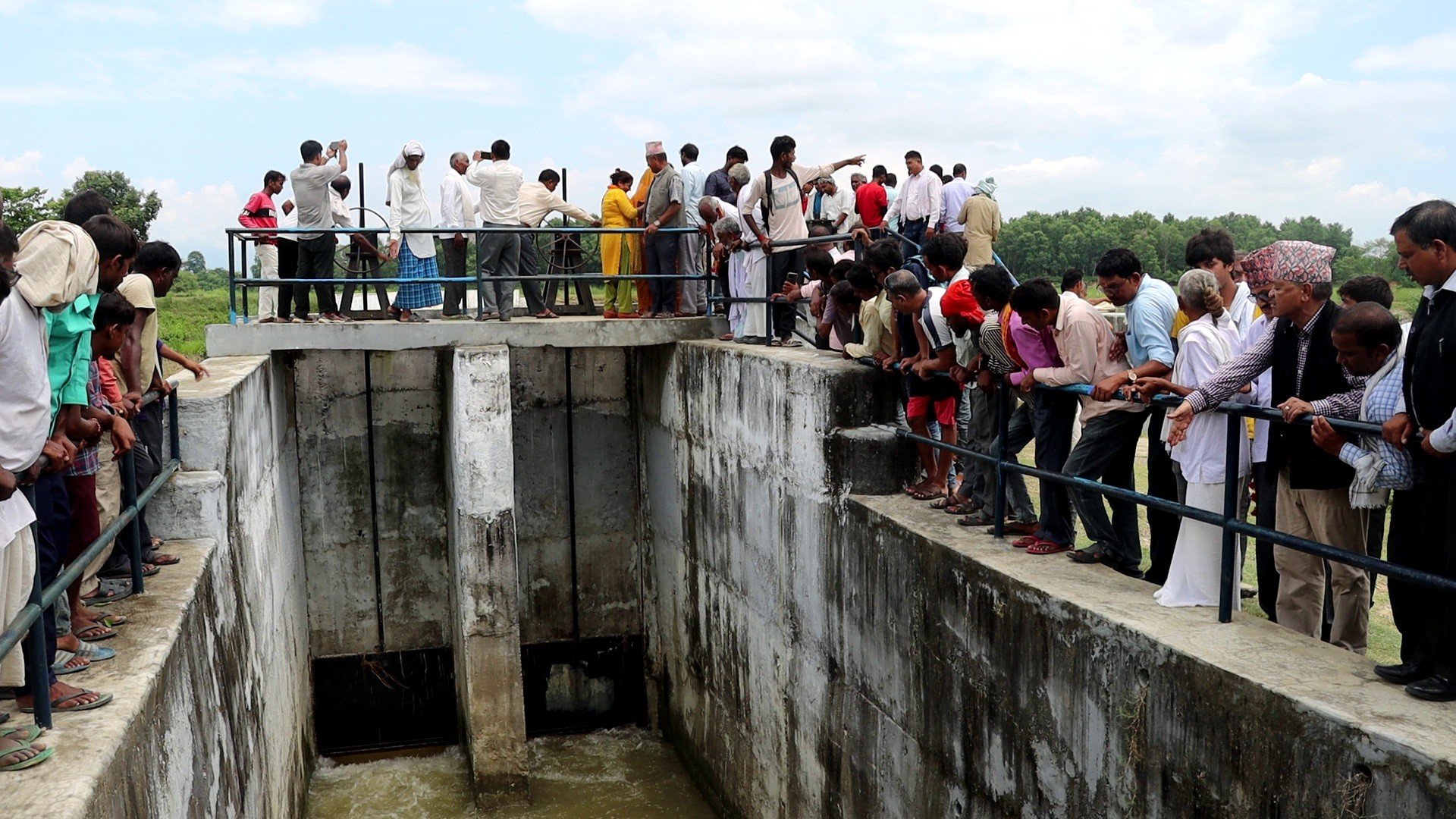 १२ करोड बढी लागतमा निर्माण सम्पन्न कञ्चन बाँधको उदघाटन