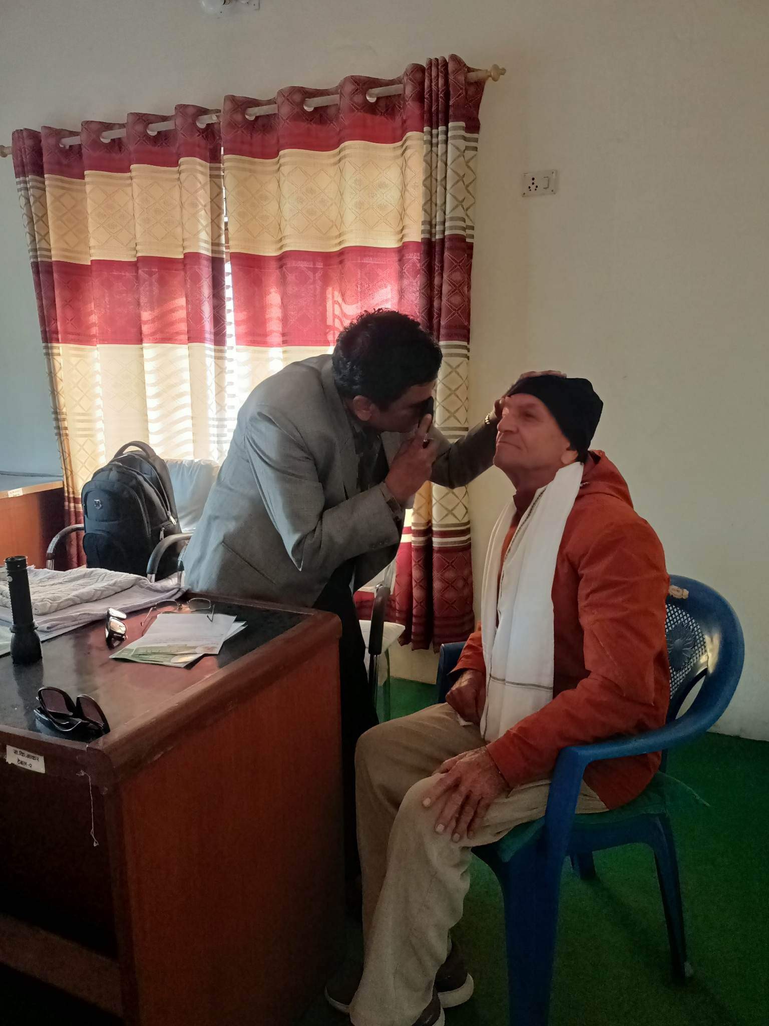 बर्दघाटमा एक दिवसिय निशुल्क आखाँ शिविर