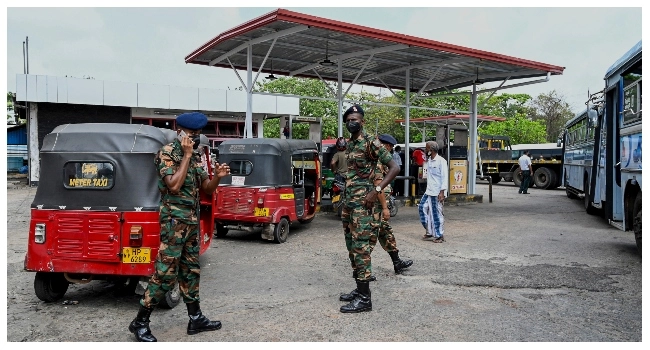 आर्थिक सङ्कट भोगिरहेको श्रीलङ्काले सैन्य क्षमता आधा घटाउने