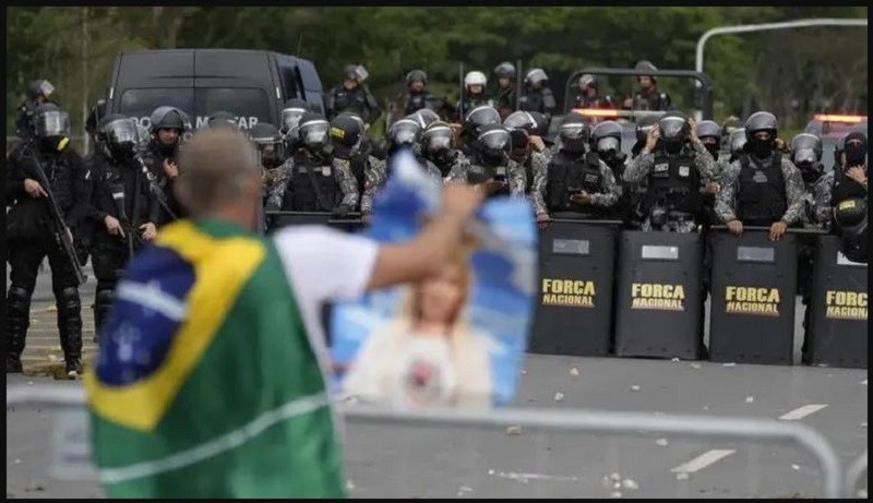 ब्राजिलको राष्ट्रपति निवासको दङ्गा रोक्न नसकेको आरोपमा ४० जना सुरक्षाकर्मी बर्खास्त