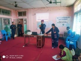 कृष्णनगरमा समुदायमा बाल बालिकाहरुसंग प्रहरी कार्यक्रम