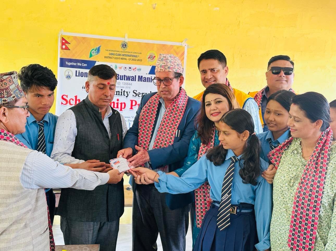 मणि उजेशद्वारा छात्रवृतिका लागि ५१ हजार सहयोग