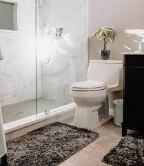 ६ घण्टाको बाथरुम ब्रेक लिएपछि जागिर चट!