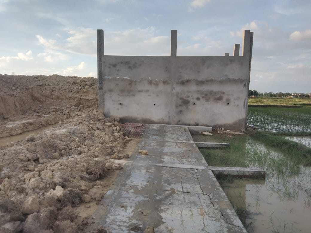 नगरपालिकाको इन्जिनियारिङ्गको लपरवाहीका कारण निर्माण गरिएको पर्खाल भत्कियो